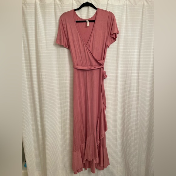 NEW Maternity Faux Wrap Butterfly Sleeve Dress with Ruffles in Light Pink - Picture 5 of 7